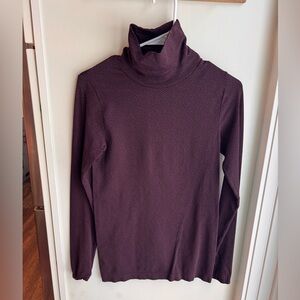 Athleta Turtleneck Long Sleeve Top Small